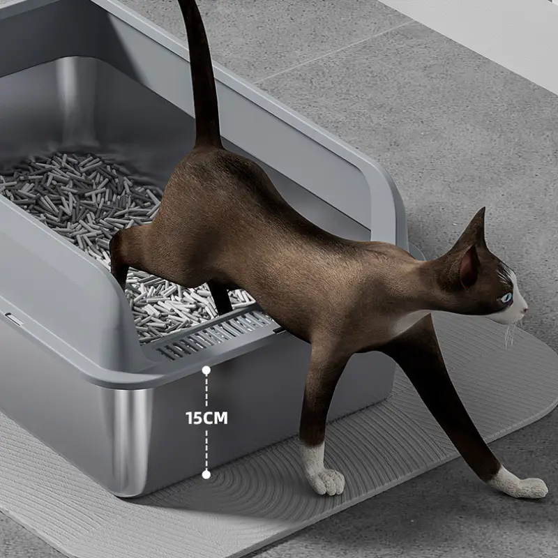 15cm low-entry stainless steel cat litter box, cat stepping out, accessible for all sizes.
