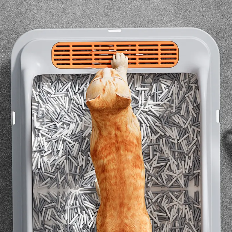Stainless steel cat litter box with high sides, anti-splash design & easy-clean surface, ideal for multi-cat homes and cat parents.